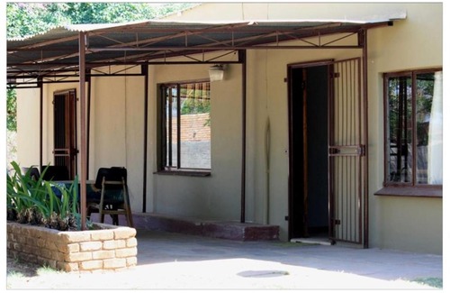 Lephalale House | 3 Single bedroom in farmhouse in Limpopo Province