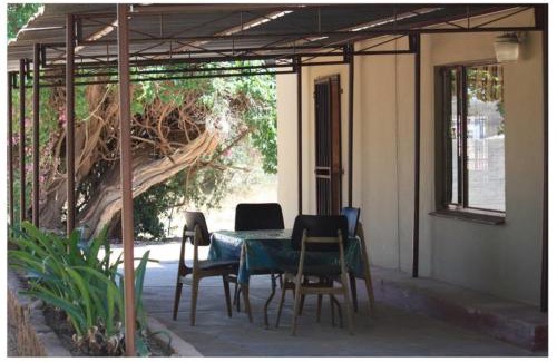 Lephalale House | 3 Single bedroom in farmhouse in Limpopo Province