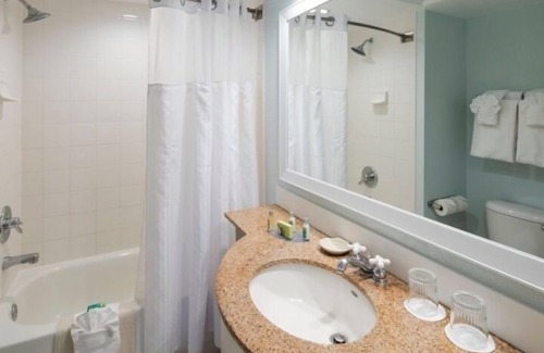 St. Pete Beach Hotel | 3 Spacious Deluxe Rooms at RumFish Beach – Ideal for Families & Beach Getaways