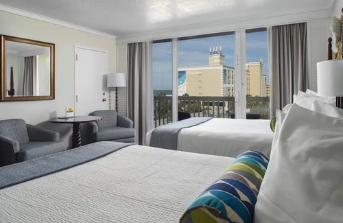 St. Pete Beach Hotel | 3 Spacious Rooms with Balcony. Retreat for Friends, Waterfront Delight, Pools!