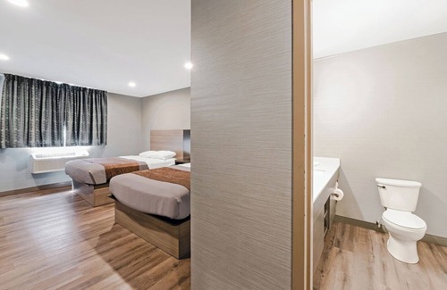 Foxboro Hotel | 3 Spacious Units Close to Hall at Patriot Place, Comes w/Free Breakfast!