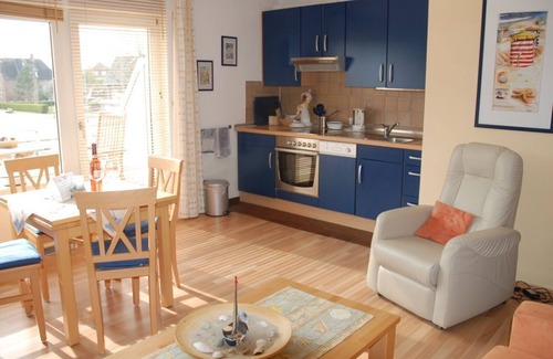 Borkum Apartment | 3-star apartment with sunny balcony, close to the beach, with grocery store next door