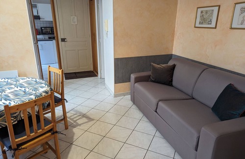 Bourbonne-les-Bains Cottage | 3-Star Comfort: Terrace, Parking, Near Thermal Spa & Casino in Bourbonne-les-Bains