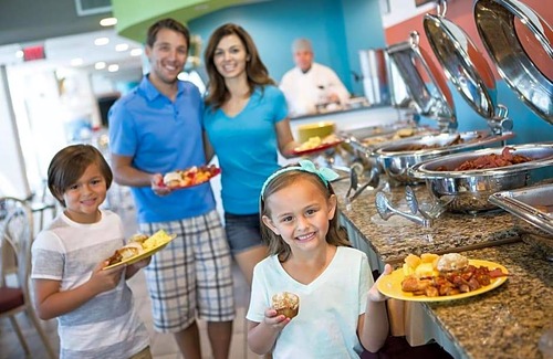 Myrtle Beach Hotel | 3-Star Hotel ∙ Crown Reef Beach Resort and Waterpark