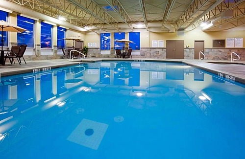 Pointe Claire Hotel | 3-Star Hotel ∙ Doubletree By Hilton Pointe Claire Montreal Airport West
