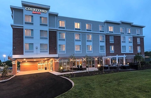 Littleton Hotel | 3-Star Hotel ∙ Courtyard by Marriott Boston Littleton