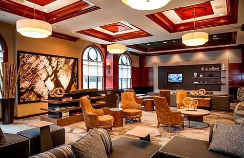 Downtown Hotel | 3-Star Hotel ∙ Courtyard by Marriott Norfolk Downtown