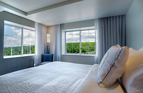 Lenox Hotel | 3-Star Hotel ∙ Courtyard by Marriott Lenox Berkshires