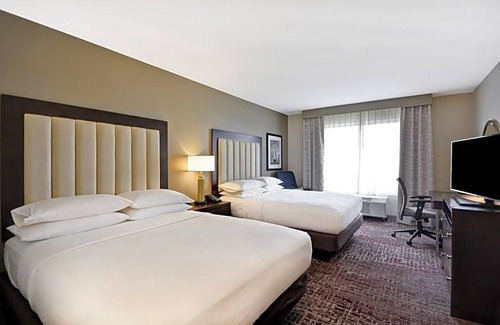 Bedford Park Hotel | 3-Star Hotel ∙ DoubleTree by Hilton Chicago Midway Airport, IL