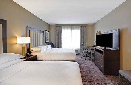 Bedford Park Hotel | 3-Star Hotel ∙ DoubleTree by Hilton Chicago Midway Airport, IL