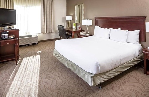 Milford Hotel | 3-Star Hotel ∙ DoubleTree by Hilton Boston-Milford