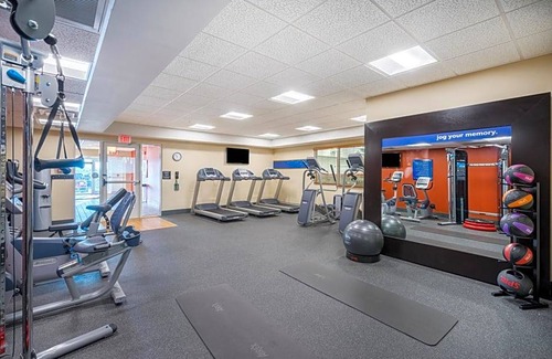 Oxford Hotel | 3-Star Hotel ∙ Hampton Inn by Hilton Oxford, ME
