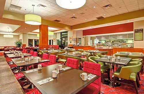 Thornhill Hotel | 3-Star Hotel ∙ Hilton Garden Inn Toronto/Markham