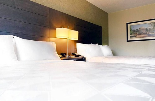 Charlottesville Hotel | 3-Star Hotel ∙ Holiday Inn University Area Charlottesville, an IHG Hotel