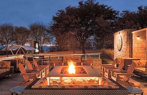 Burlington Hotel | 3-Star Hotel ∙ Hilton Burlington Lake Champlain
