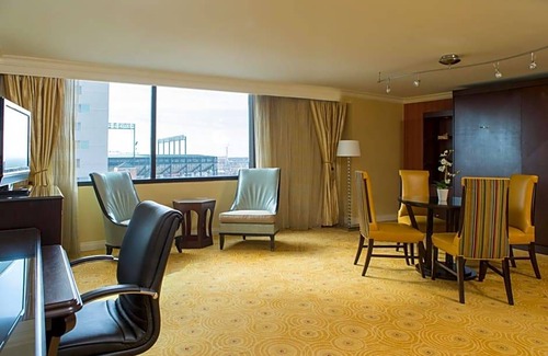 Downtown West Hotel | 3-Star Hotel ∙ Baltimore Marriott Inner Harbor at Camden Yards