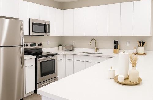 Peak's Suburban Addition Apartment | 3 STATE FAIR l DT Dallas l FIFA READY l Staycation 1Bd1Ba