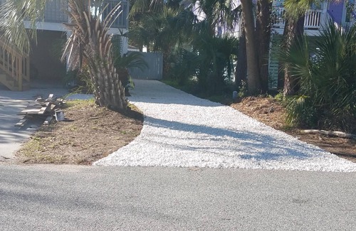 Savannah Beach House | 3 story 4br/rec rm 3ba+shw. 5 blocks to beach. 10 ages 15+. 14⬇️ free up to 8p*