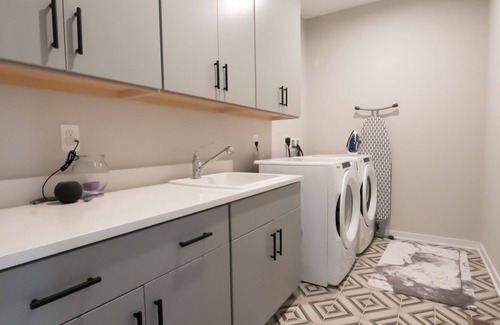 Chantilly Condo | 3 Story Luxury Business Condo
