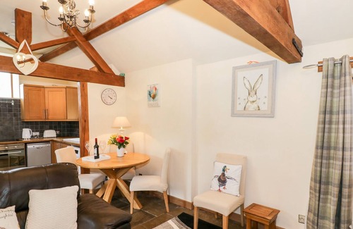 Chelmarsh Cottage | 3 SUTTON BARN, with a garden in Bridgnorth