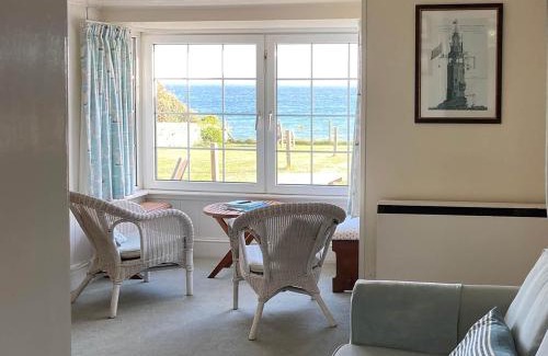 Downderry House | 3 The Coastguards