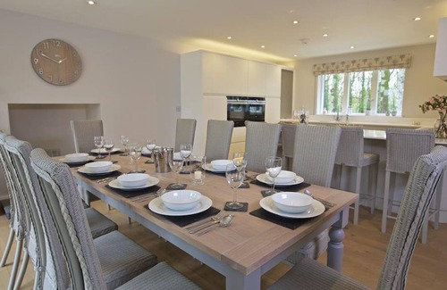 Bugford Cottage | 3 THE DRIVE, HILLFIELD VILLAGE, family friendly in Dartmouth