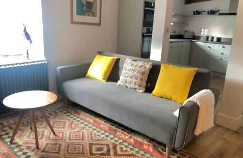 Stamford Apartment | 3 The Olde Barn Apartments