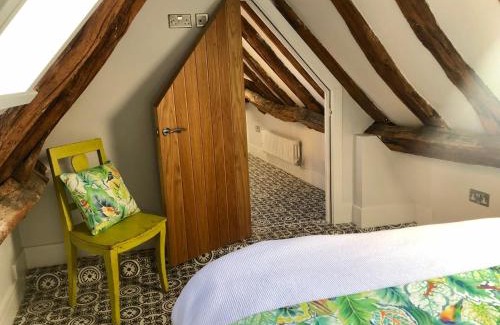 Stamford Apartment | 3 The Olde Barn Apartments