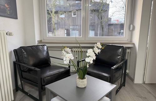 Herne Apartment | #3 Top room: central & comfortable, shared bathroom