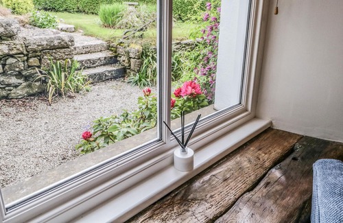 Lindale Cottage | 3 TOWER VIEW, family friendly, character holiday cottage in Lindale