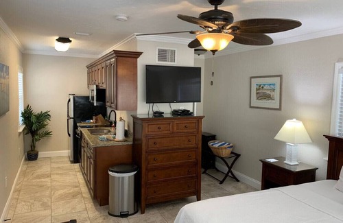 Siesta Key Hotel | #3-TwinPalms-King Studio Suite