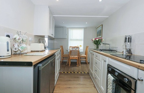 Pen-y-sarn Cottage | 3 TYN GIAT, family friendly, with open fire in Amlwch