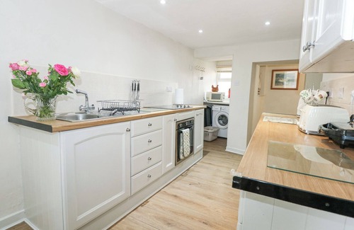Pen-y-sarn Cottage | 3 TYN GIAT, family friendly, with open fire in Amlwch
