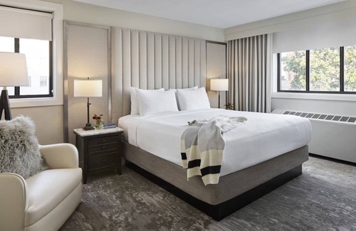 Capitol Hill Hotel | 3 Units Close to History in Capitol Hill – Steps to US Capitol & Iconic Landmark