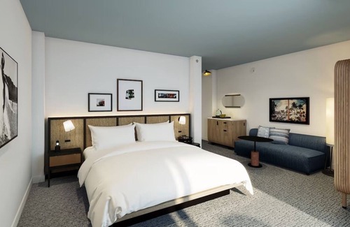 Diamond Head - Kapahulu - St. Louis Hotel | 3 Units, Luxe Connecting Suite with Lanais and Sleeper Sofa, Romer House Waikiki