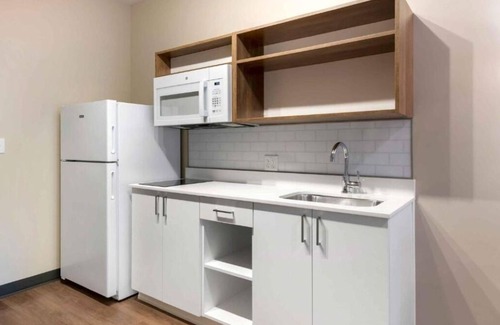 Sparks Hotel | 3 Units | Premier Suites in Sparks | Near Reno Airport