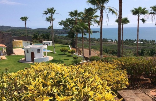 Santa Cruz Villa | #3 Villa Shared Pool & Spa, 3 Bedrooms/2 Bath, Private Beach Ramada