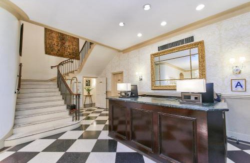 Central New York City Hotel | 3 West Club