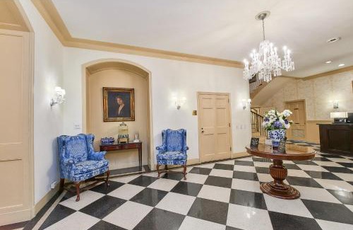 Central New York City Hotel | 3 West Club