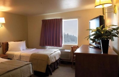 Kellogg Apartment | 3 x 2 Double Beds Accommodations at FairBridge Inn & Suites Kellogg