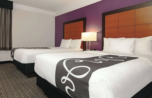Guasti Hotel | 3 x 2 Double Beds at La Quinta Inn & Suites by Wyndham Ontario Airport