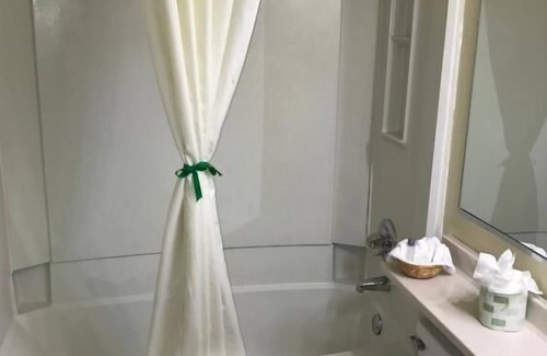 Ponderay House | 3 x 2 Queen Beds with Living Room at FairBridge Inn & Suites Sandpoint