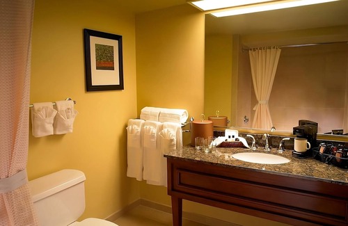 Laughlin Hotel | 3 x Riverview Room - 2 Queens at Aquarius Casino Resort