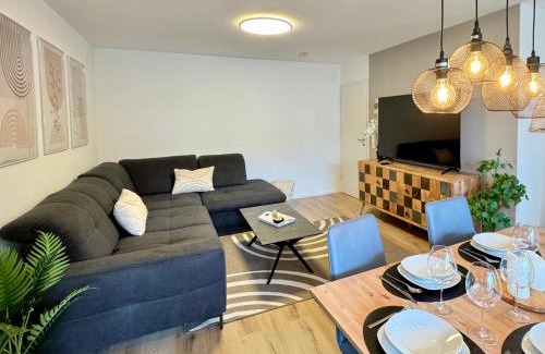 Sindelfingen Apartment | 3 Zimmer Apartment, 90 qm, ruhig und zentrumsnah, max 6 Pers, 15 qm Balkon , private Garage, Internet 1000 MBit