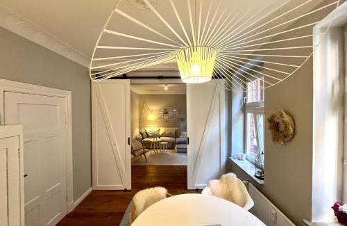 Flensburg Apartment | 3 Zimmer Ferienwohnung Burghof mit Balkon im Herzen Flensburgs