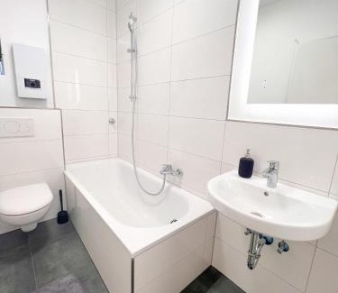 Altenhagen Apartment | 3 Zimmer mit 6 Betten, große Küche, neues Bad, 7min zur A1