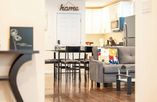Dorchester Apartment | 30/1 - 4BR Boston - Cozy Apt near Geneva Cliffs