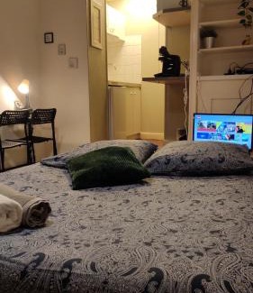 Melun Apartment | 30 Boulevard Studio Apartment - 01