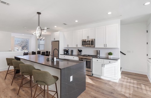 North Austin Civic Association Apartment | 30+ Day | Cozy Place for Working Professionals