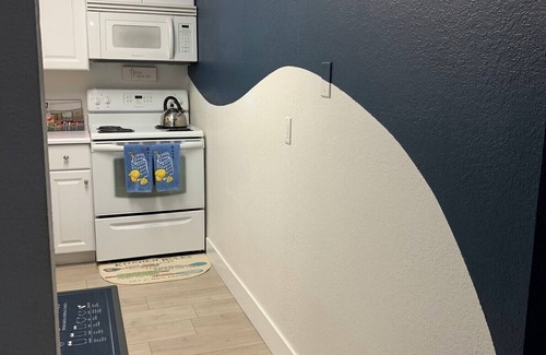 Racquet Club West Condo | 30 day Minimum Stay up to 4 months-Clean, Quaint and Cozy! Palm Springs Villas💎